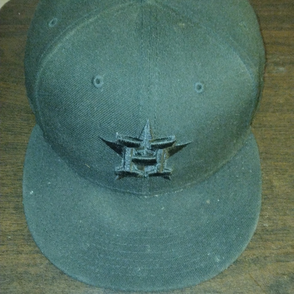 New era Houston Astros baseball hat size 7 and 3/4 all black rare
